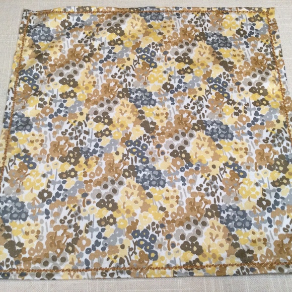 Set of 7 Cloth Napkins, Floral 12" - Picture 1 of 2